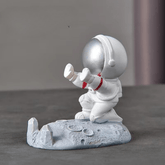 Stunning Novel Space Astronaut Phone Stand