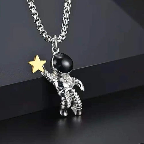 Astronaut Pendant Star Picking Punk Style Couple Necklaces Women Men Lover Spaceman Jewelry Gift Necklace Stainless Steel Chain