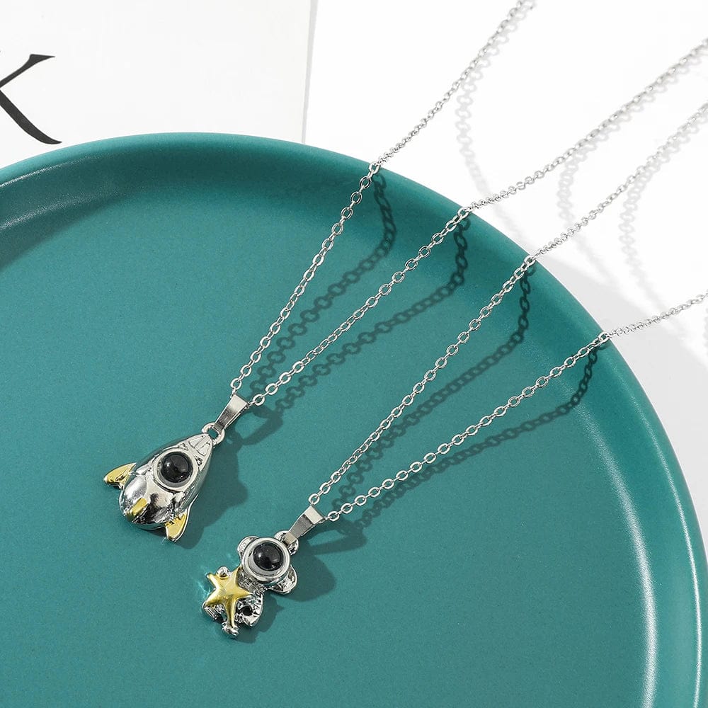 1 Pair Magnetic Heart Couple Necklaces Astronaut Rocket Pendant Women Men Lovers Best Friend Pendant Necklace Jewelry Gift