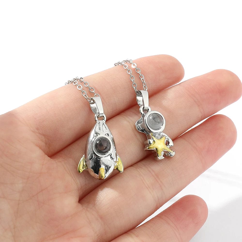 1 Pair Magnetic Heart Couple Necklaces Astronaut Rocket Pendant Women Men Lovers Best Friend Pendant Necklace Jewelry Gift