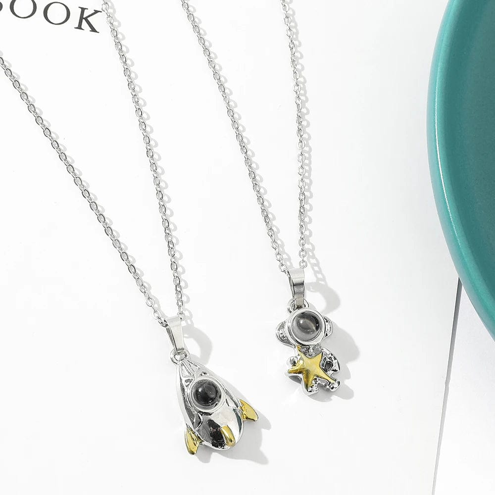 1 Pair Magnetic Heart Couple Necklaces Astronaut Rocket Pendant Women Men Lovers Best Friend Pendant Necklace Jewelry Gift